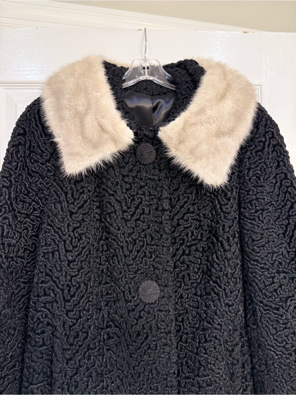 Vintage curly Persian lamb and wool coat in GREAT condition! Mink collar. - Picture 2 of 16